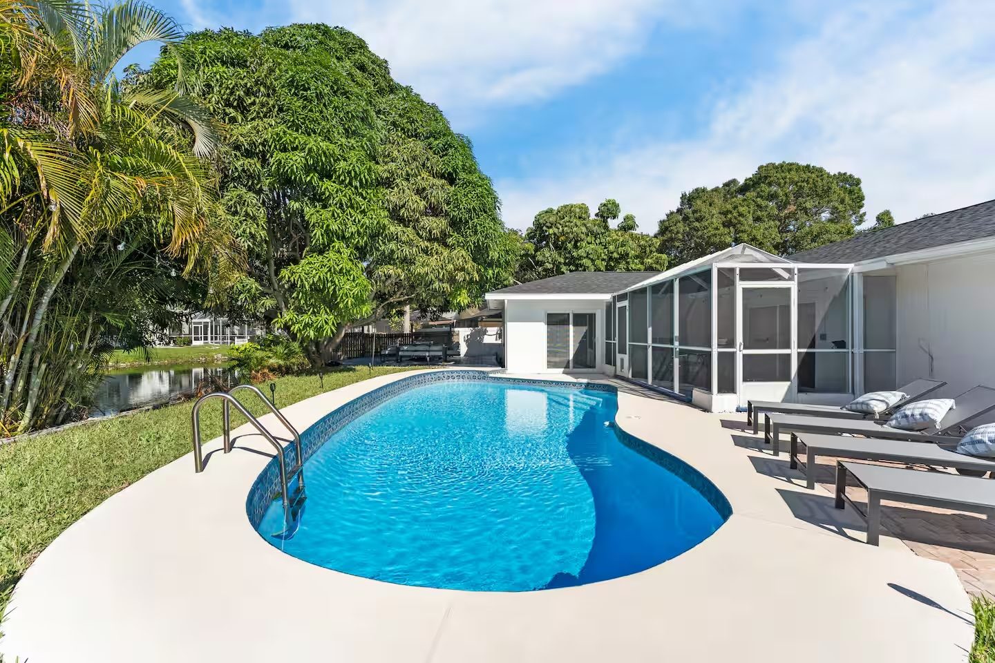 St Pete 4 bed photo 24